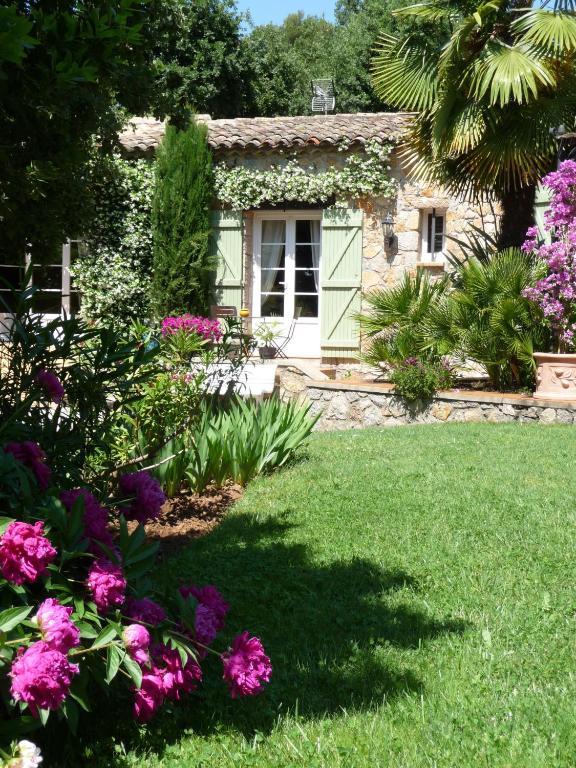 Le Mas Du Pere La Motte  Exterior photo