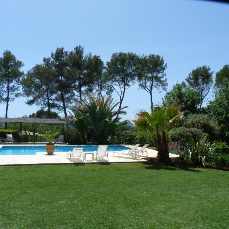 Le Mas Du Pere La Motte  Exterior photo