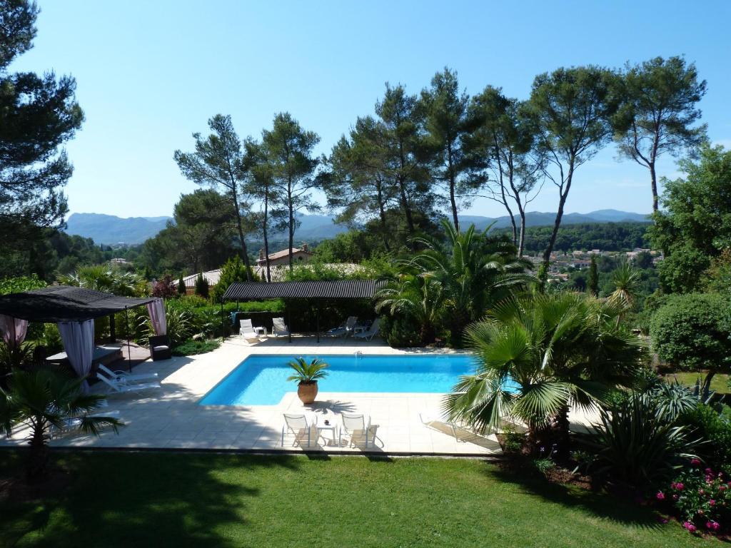 Le Mas Du Pere La Motte  Room photo